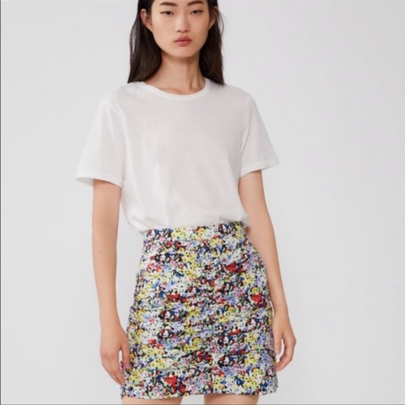 Zara Dresses & Skirts - Floral Multicolor Ruched Mini Skirt